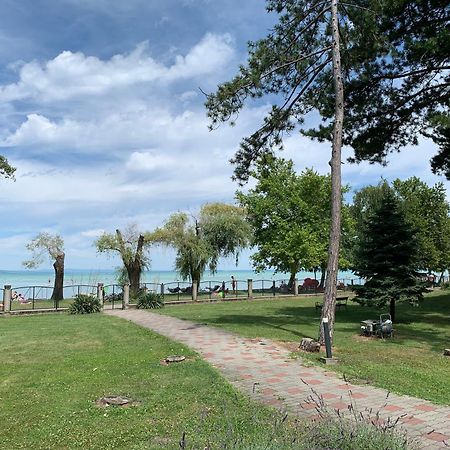 Vizparti Relax Apartman Siófok Exteriér fotografie